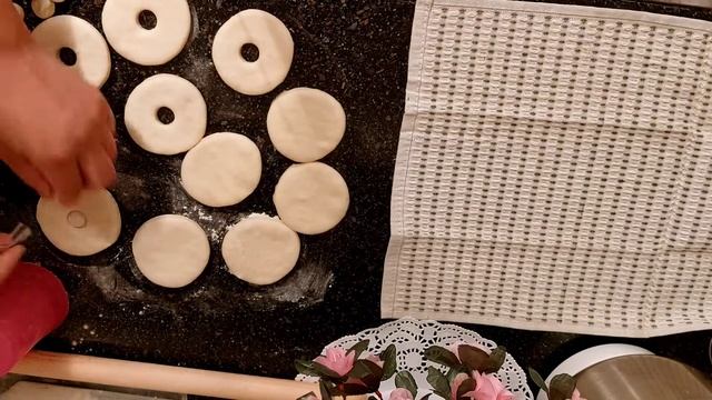 ӨТЕ ДӘМДІ ЖӘНЕ ЖҰМСАҚ ПОНЧИКТЕР. ОҢАЙ РЕЦЕПТ.АМЕРИКАНСКИЕ ПОНЧИКИ. смотреть онлайн