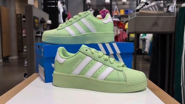 Adidas SuperStar XLG Unboxing смотреть онлайн