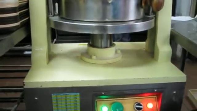 Тестоделитель мелкоштучки Saturn смотреть онлайн