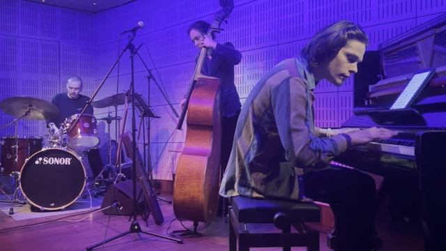 Jazzhouse trio  Love knows no mercy