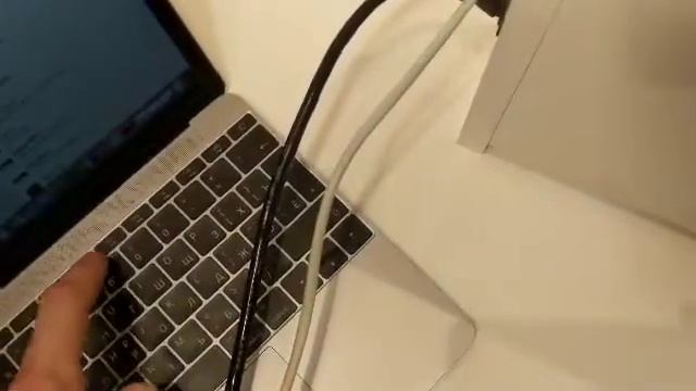 Шумопоглощающий бокс для асиков Stop Noize смотреть онлайн