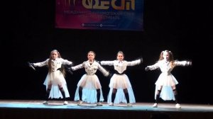 Шоу-группа "Маленький принц". Песня иностранных артистов из мультфильма "Бременские музыканты".