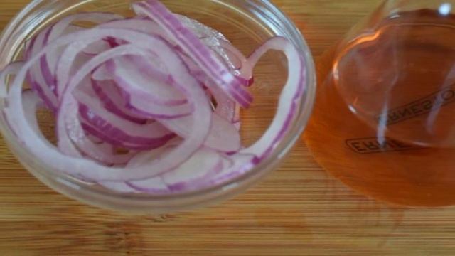 Салат с горошком и листовым салатом