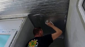 Утепление потолка балкона фольгоизолом.