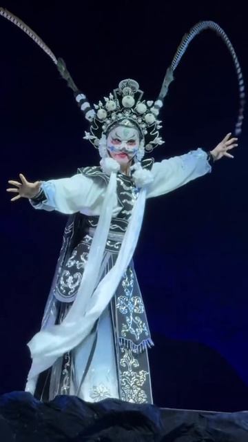 Wuju opera Zhejiang, with changing costumes