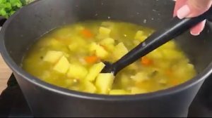 Этот картофельный суп - просто спасение для моего желудка! Невероятно быстро и просто!