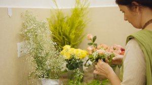 Короткий ролик о цветочном служении в Майпуре