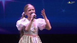 Даша Саврова  "Весна" 8 лет  муз. и сл. А.Войнова