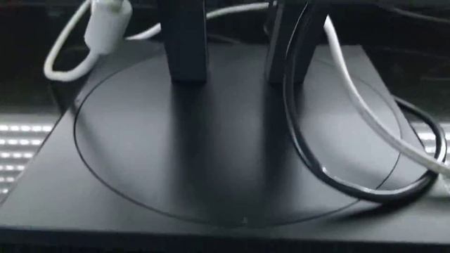 IBM ThinkVision L180p - LCD monitor - 18.1"