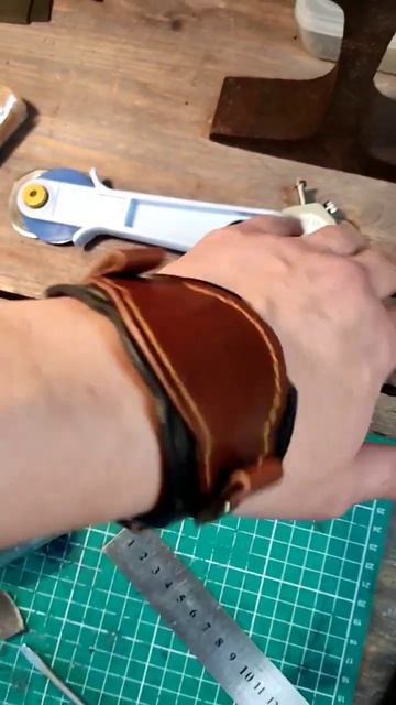 ремешок для часов из натуральной кожи, ручная работа. #leather #handmade #shorts смотреть онлайн