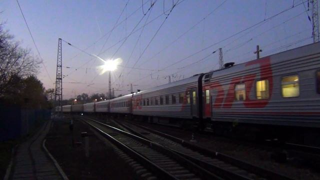 Электровоз ЭП1М-477 с поездом №142 Екатеринбург — Симферополь смотреть онлайн