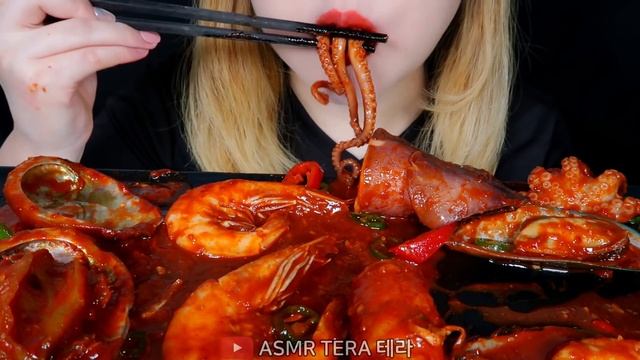 ASMR SPICY SEAFOOD 🦐🐙🦑 OCTOPUS, SHRIMP, MUSSEL, ABALONE, SQUID Mukbang Eating sounds