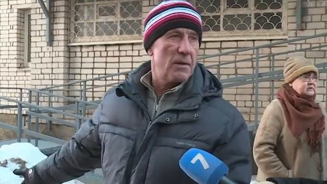 Для уборки Вологды от снега у коммунальщиков осталось совсем немного времени смотреть онлайн