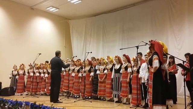 Коледен концерт - Хуманитарна гимназия - Варна - 18.12.2017г. - Маро льо Маврудо 1