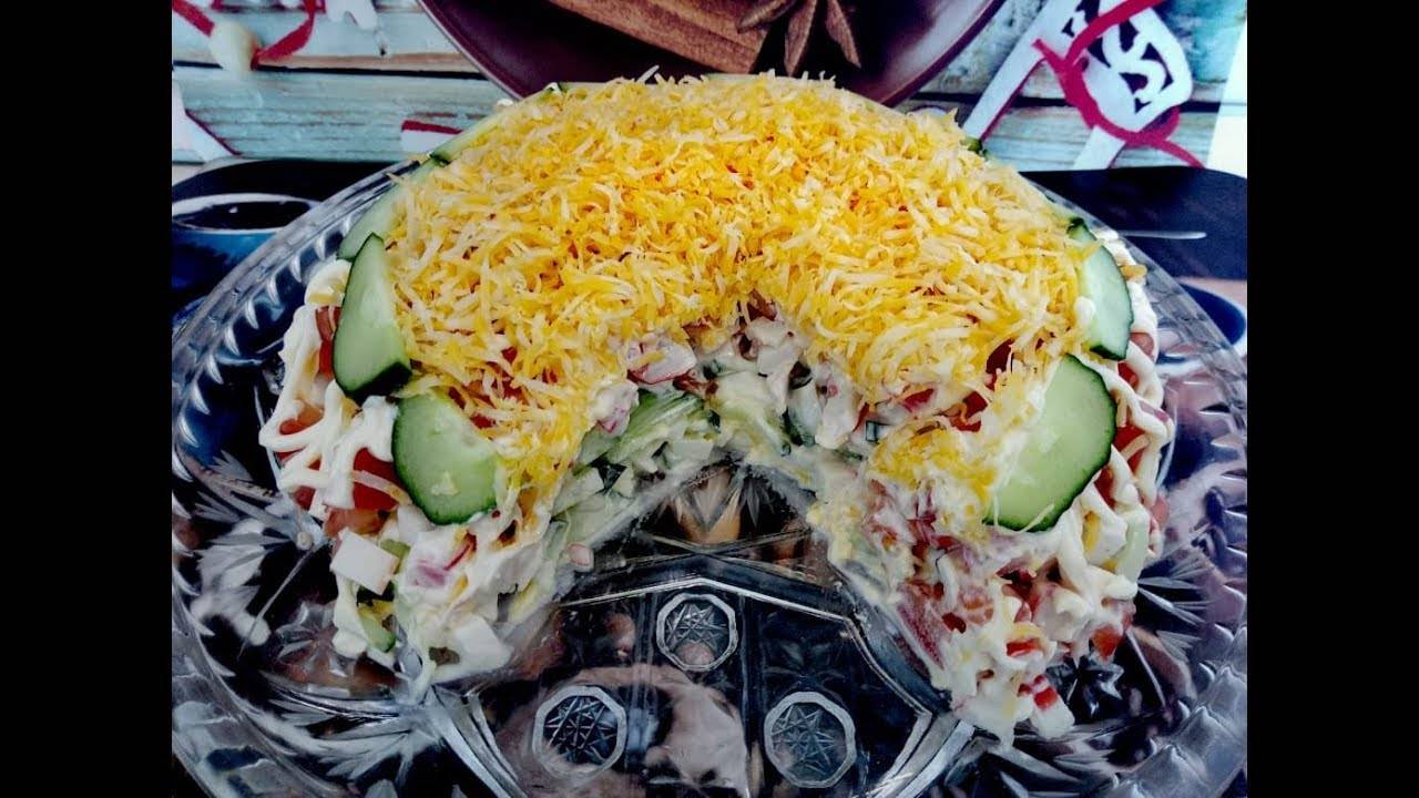 САЛАТ "БЕЗУМНЫЙ"! С крабовыми палочками, сочный, свежий и вкусный! смотреть онлайн