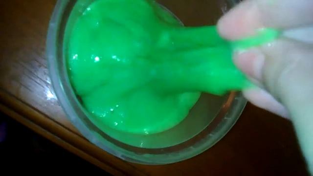 Пыталась сделать слайм из лизуна. Ч.О смотреть онлайн