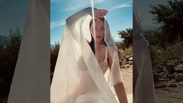 Bethany Lily April Hot Model смотреть онлайн