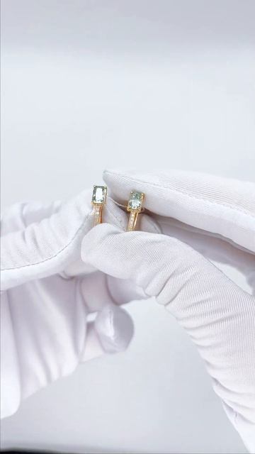 Серьги из красного золота 585 пробы с муассанитами и бриллиантами 1201936_0000071131 смотреть онлайн