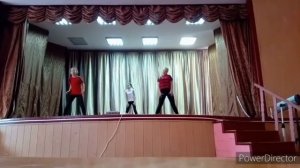 Танец трио под Английскую песню )🤜🏻🤛🏻😘