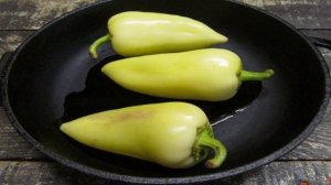 Жареные перцы в томатном соусе