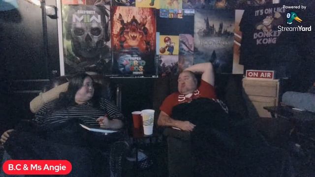 B.Cs Hangout Lounge LIVE смотреть онлайн