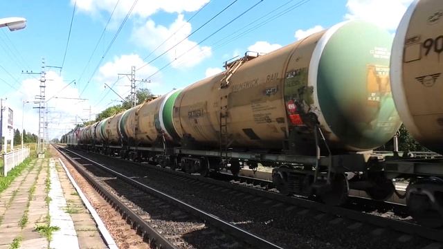 3ЭС4К-058 с грузовым поездом следует через о.п. Ястребино смотреть онлайн