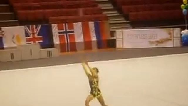 Елина Димитрова-топка МТ "Перлите на Варна" 3.07.12 г. смотреть онлайн