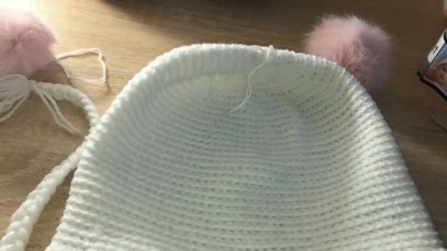 Демисезонная шапочка крючком Hello Kitty. смотреть онлайн