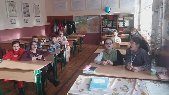 Українські школяри співають "Червону калину". смотреть онлайн