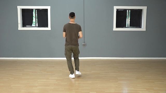 Salsa Practice with Leon (Footwork and More) смотреть онлайн