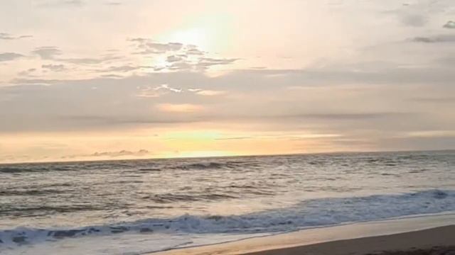 Batu bolong beach bali // sunset dipantai batu bolong // jalan canggu mulai macet