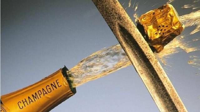 Сабраж (sabrage) по-русски или поручик Ржевский отдыхает!!