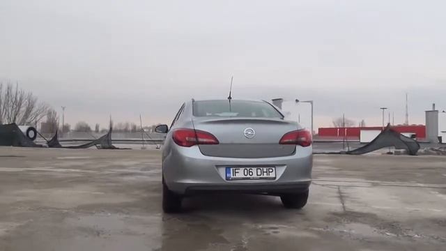 Opel Astra Sedan (2012) (www.buhnici.ro) смотреть онлайн
