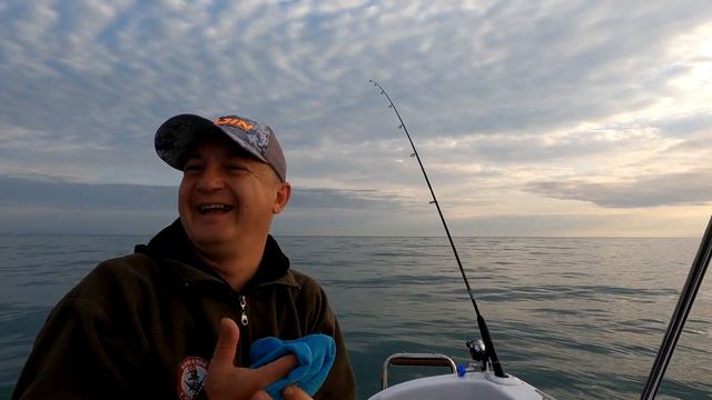 İSTAVRİT AVINDA BEYAZ VE YEŞİL ÇAPARİNİN FARKI ! BALIK BULUCU İLE İSTAVRİT AVI- TAKİPÇİMLE BALIK AV смотреть онлайн