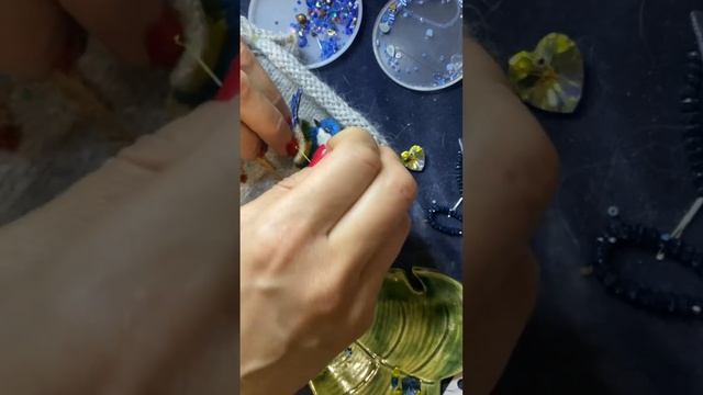 Как делается вышивка на варежках и мой платный Телеграм чат #варежкисвышивкой #варежки #рукоделие смотреть онлайн