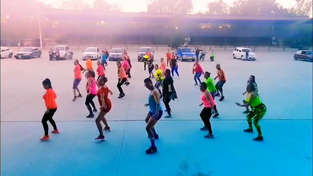 El Carnaval de Celia - Kyen Es by Oscar Reza смотреть онлайн