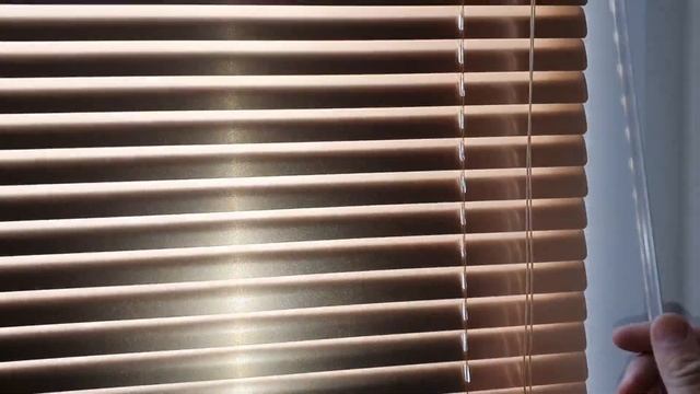 Как самому установить фиксаторы на горизонтальные жалюзи? смотреть онлайн