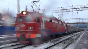 Электровоз ЭП1-099 с поездом №382 Москва — Грозный