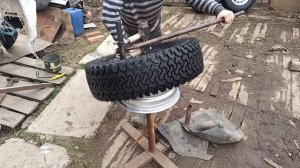 сборка колеса на самодельном станке.