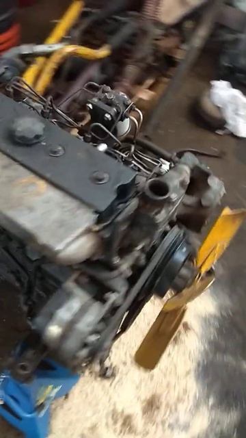 снятие двигателя с телескопического погрузчика Маниту. смотреть онлайн