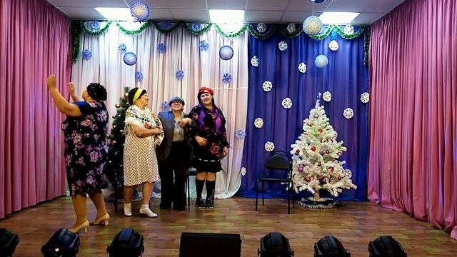 Фестиваль творчества ветеранов "С песней по жизни" 1 часть смотреть онлайн