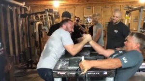 Подготовка Джона Брезенка  armwrestling