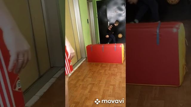 День 24: 200 этажей тенисбол головой и ногой. смотреть онлайн