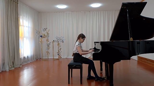 Муравьева Мария - И.С. Бах "Полонез соль минор", Н. Торопова "Шутка"