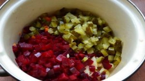 Винегрет со свежей капустой и консервированным горошком