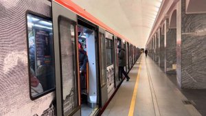 Тематический метропоезд "Балтиец" (81-725/726/727.1) "320 лет Санкт-Петербургу" на ст.м.Балтийская