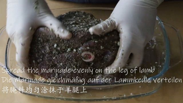 如何仅用2种香料做出让人流口水的烤羊腿？懒人版烤羊腿，在家就能做，做法简单，味道一流！赶紧收藏起来吧~