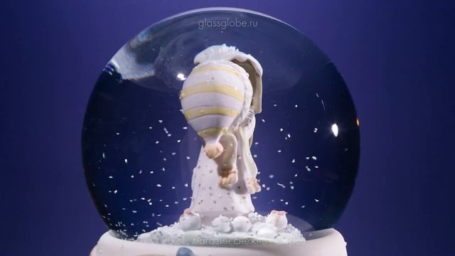 Снежный шар "Новогоднее чудо" смотреть онлайн