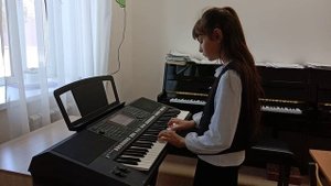 Т.Киселева "Мы едем на дачу", исп.Садриева Алиса, 12л., рук.Баландина Е.Ю. ДШИ