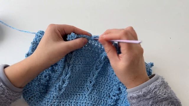 Сумка вязанная с бантами лентами крючком туториал для начинающих #crochettutorial #crochetbag #bags